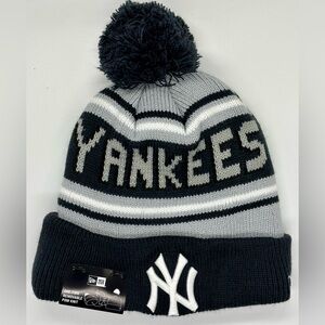 MLB New Era New York Yankees Cuffed Knit Black Gray Beanie Pom-pom Cap Hat NWT